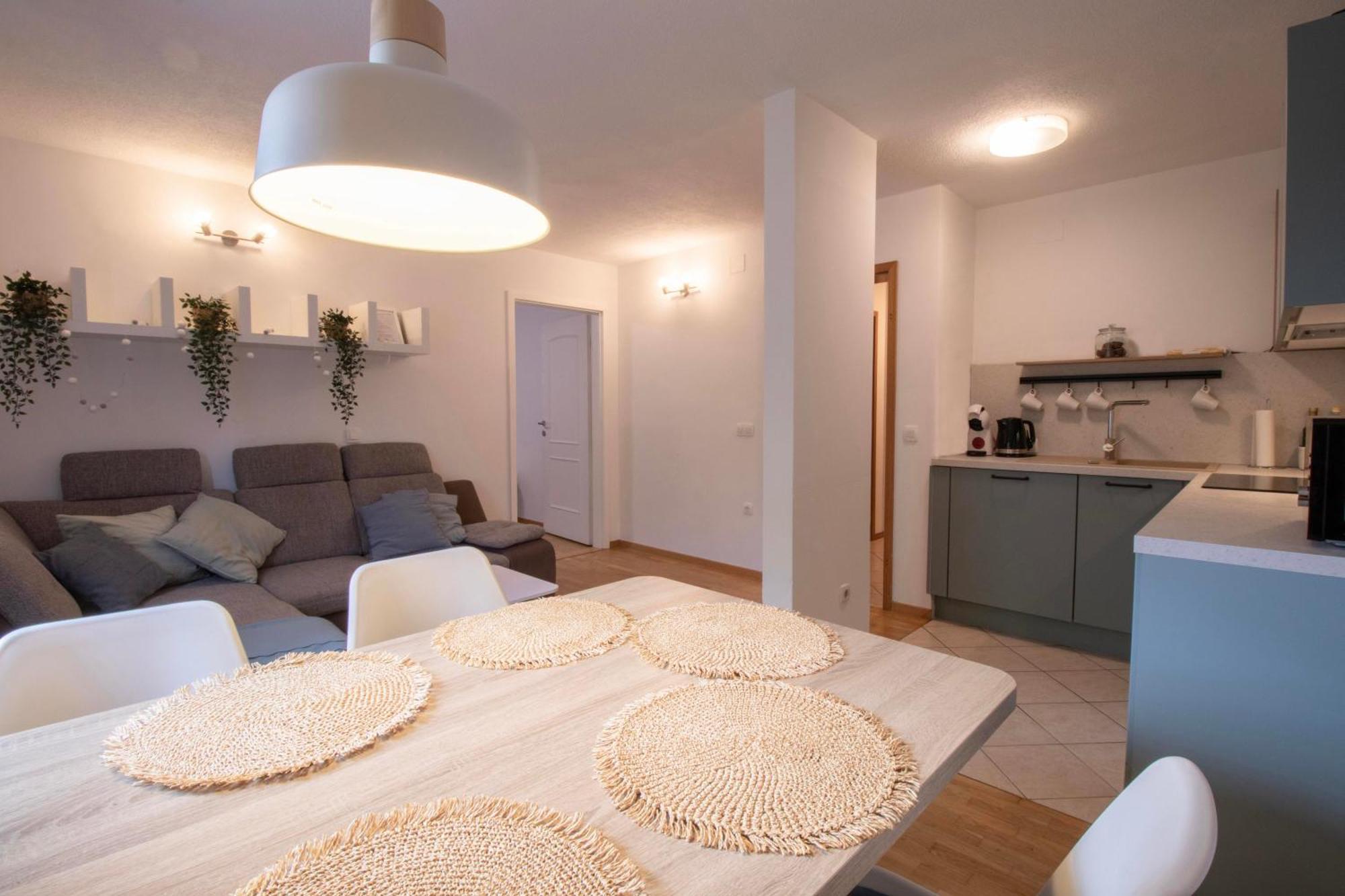 Apartment Above Lake بليد المظهر الخارجي الصورة